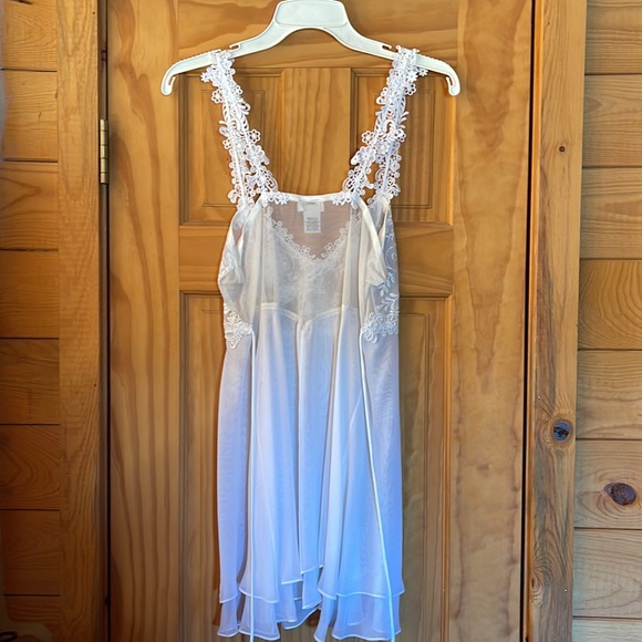 White & Lace Lingerie Cacique Nighty & Robe Set 💚REDUCED PRICE 💚 - Picture 3 of 5